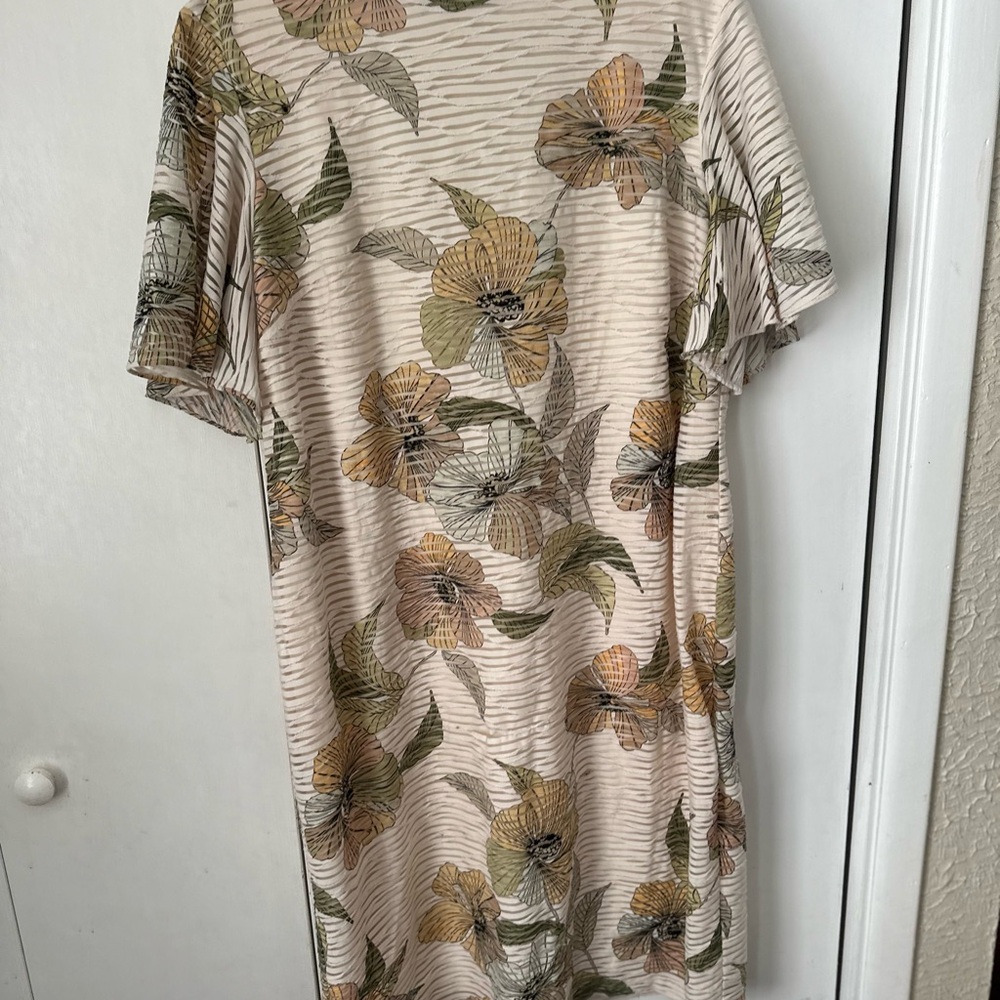 Kasper Cream and Green Floral Midi Dress